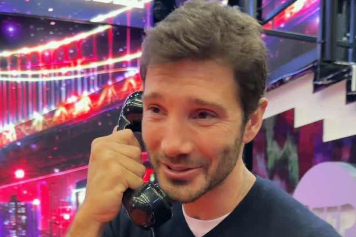 Stefano De Martino con lei