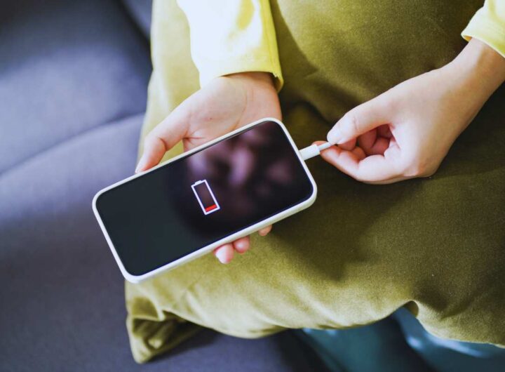 gli errori che danneggiano la batteria del cellulare