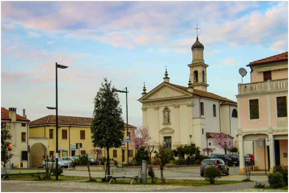 città più noiose italia
