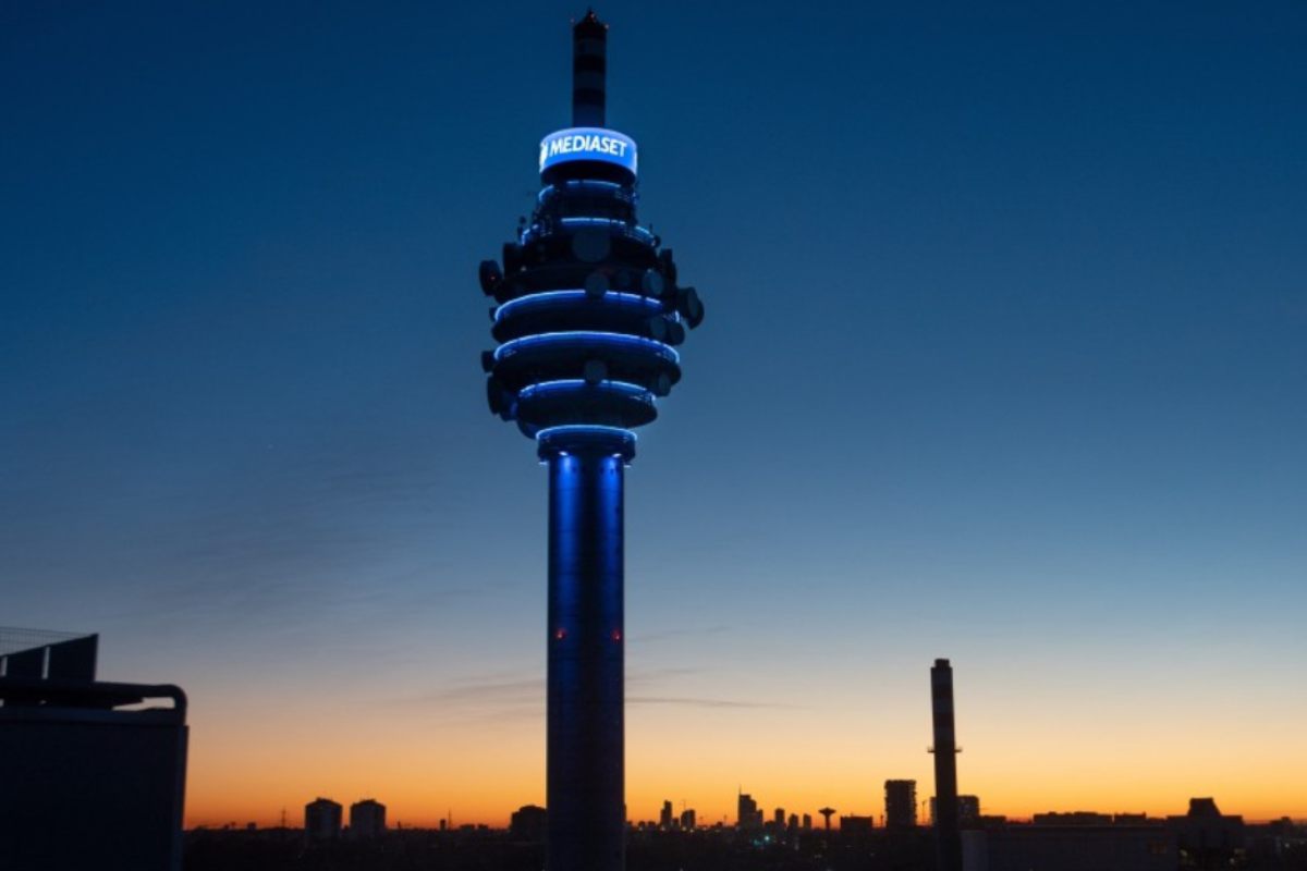 Mediaset, sospesa serie