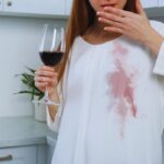 Vino, macchie sui tessuti: ecco il rimedio della nonna