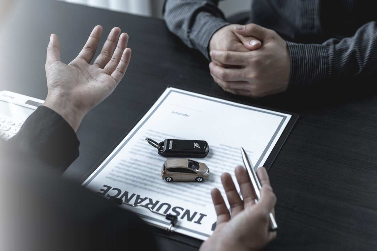 Come leggere contratto vendita auto