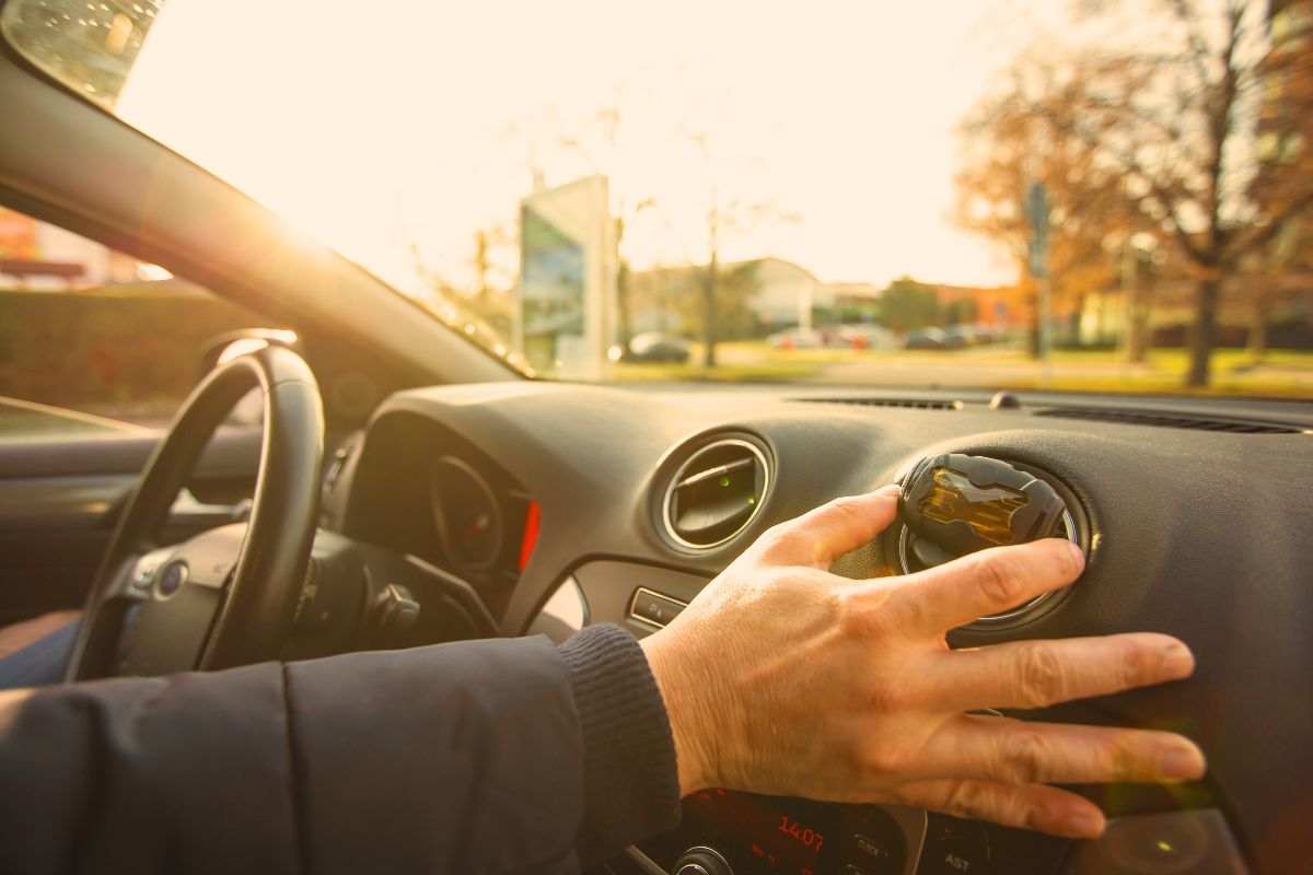 perchè non bisogna accednere il condizionatore quando la macchina è troppo calda