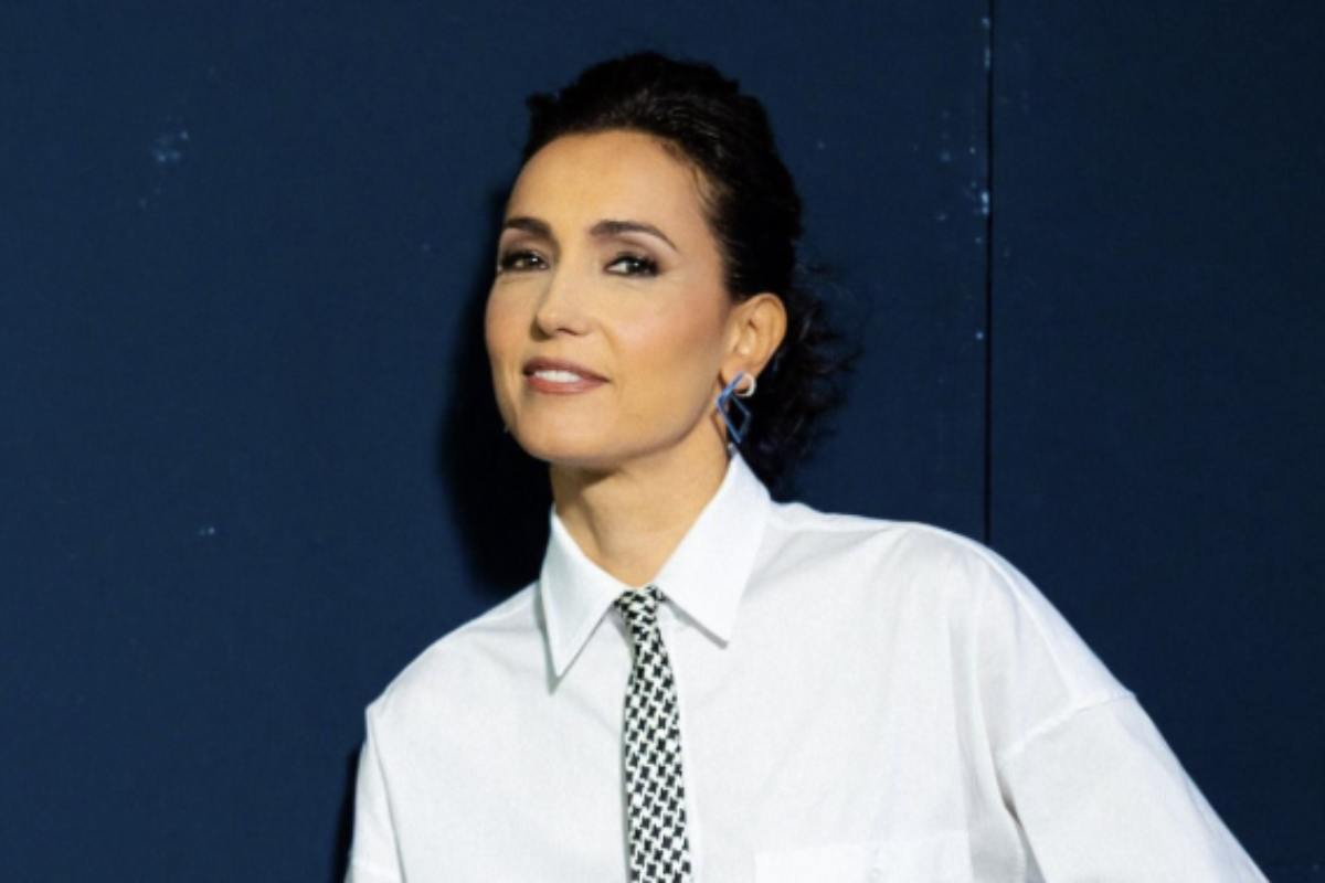 Negli ultimi tempi, una delle rare immagini condivise con la figlia Cora, oggi otto anni, ha suscitato grande interesse per l’incredibile somiglianza