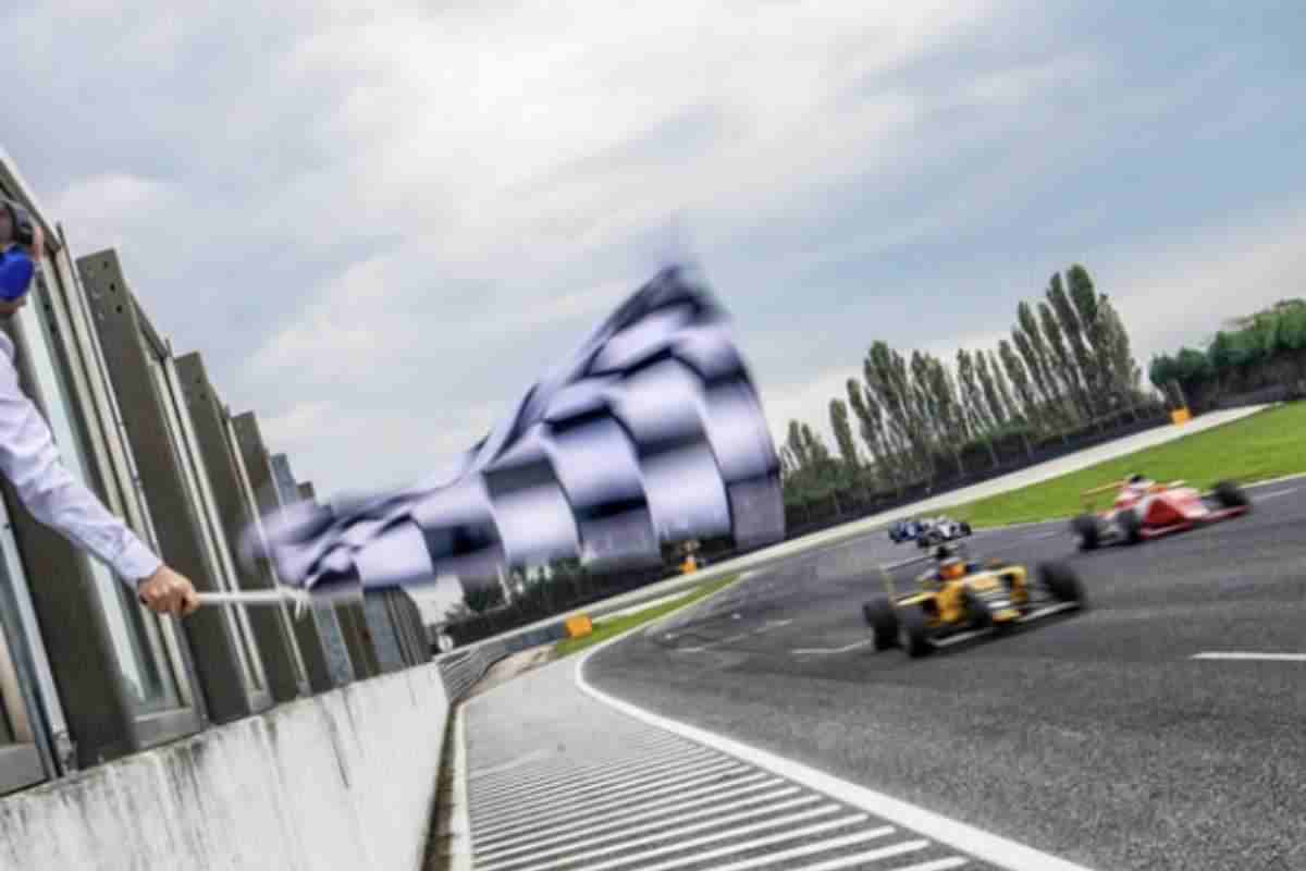 n vista del Gran Premio del Brasile a Interlagos, Ferrari e Mercedes valutano attentamente la possibilità di adottare nuove componenti