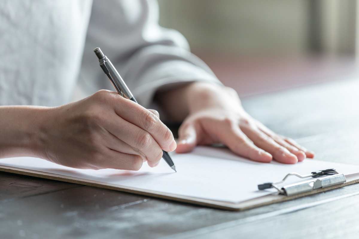 In che modo scrivi la lettera “T”? La risposta rivela chi sei veramente